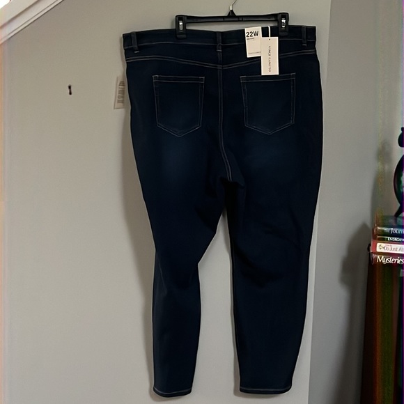 Vince Camuto Plus Size Mid Rise 5-Pocket Skinny Jeans - Picture 3 of 11